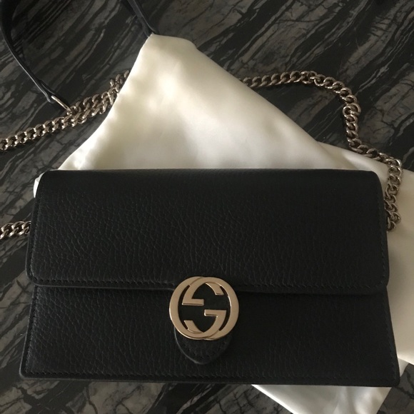 gucci interlocking g wallet on chain